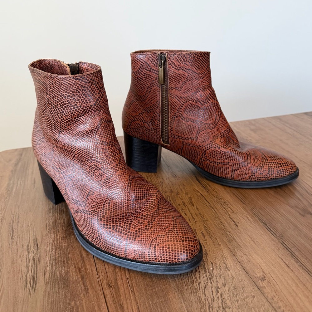 Poppy Barley Leather Ankle Boots – Size 8